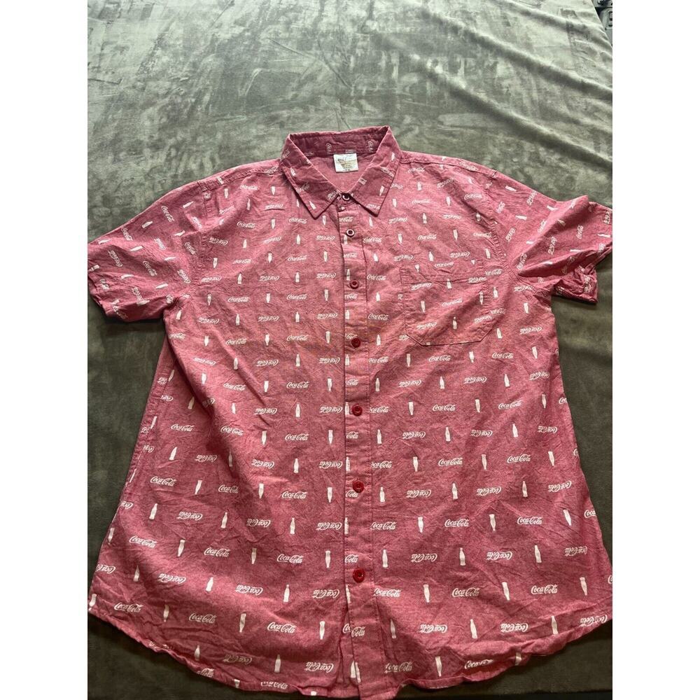 Coca Cola Logo Button‎ Up Shirt Mens XL Red Cotton Collared Short Sleeve Casual